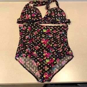 Women’s 2 piece swim